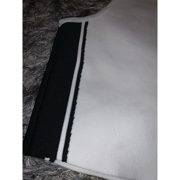 White and black nitcrop - Picture 6 of 7